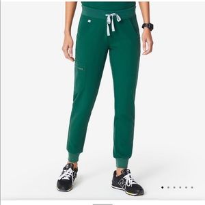 NWT figs hunter green Zamora joggers xs tall